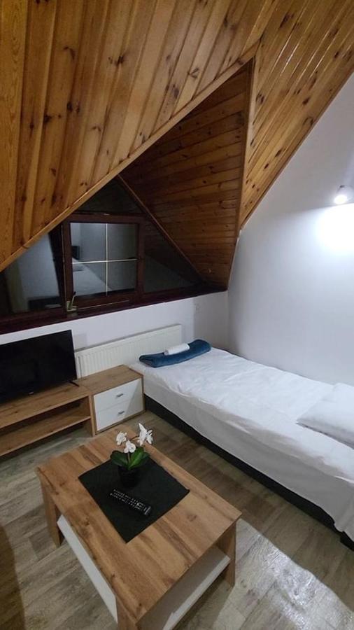 Noclegi Miedzy Parkami Milicz Exterior foto